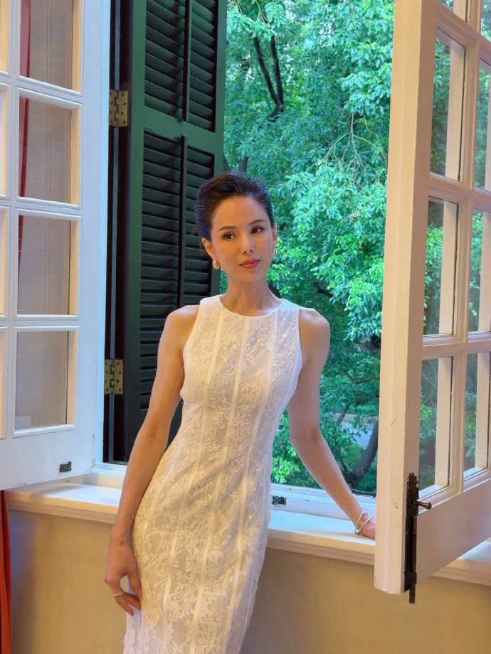"Tiểu Long Nữ" Lý Nhược Đồng làm gì mà nhan sắc lại trở nên phi lý thế này?- Ảnh 2.