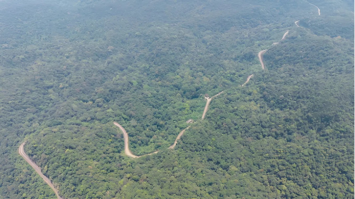 Việt Nam sắp có 'Bà Nà Hills thứ 2': Trị giá 16.234 tỷ đồng, cáp treo lên đỉnh núi hơn 1.000m đẹp ngoạn mục - Ảnh 4.
