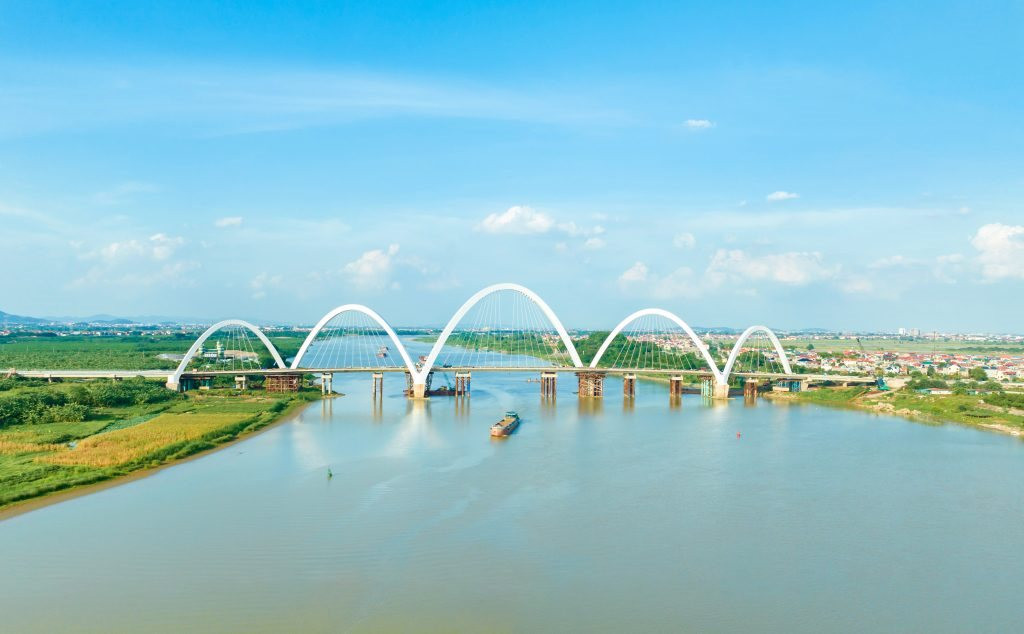 Việt Nam c&oacute; cầu v&ograve;m th&eacute;p 1.900 tỷ đồng cao nhất trong lịch sử, huy động đến si&ecirc;u cần cẩu 800 tấn để x&acirc;y dựng trong 5 năm - Ảnh 3.