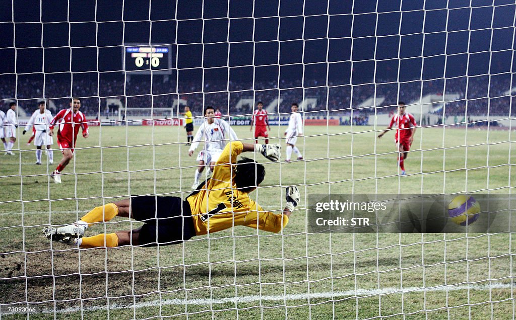 Tuyển Thái Lan từng thắng Việt Nam 3-0 ngay tại "chảo lửa" Mỹ Đình ra sao? - Ảnh 2. Tuyển Thái Lan từng thắng Việt Nam 3-0 ngay tại "chảo lửa" Mỹ Đình ra sao? - Ảnh 2.