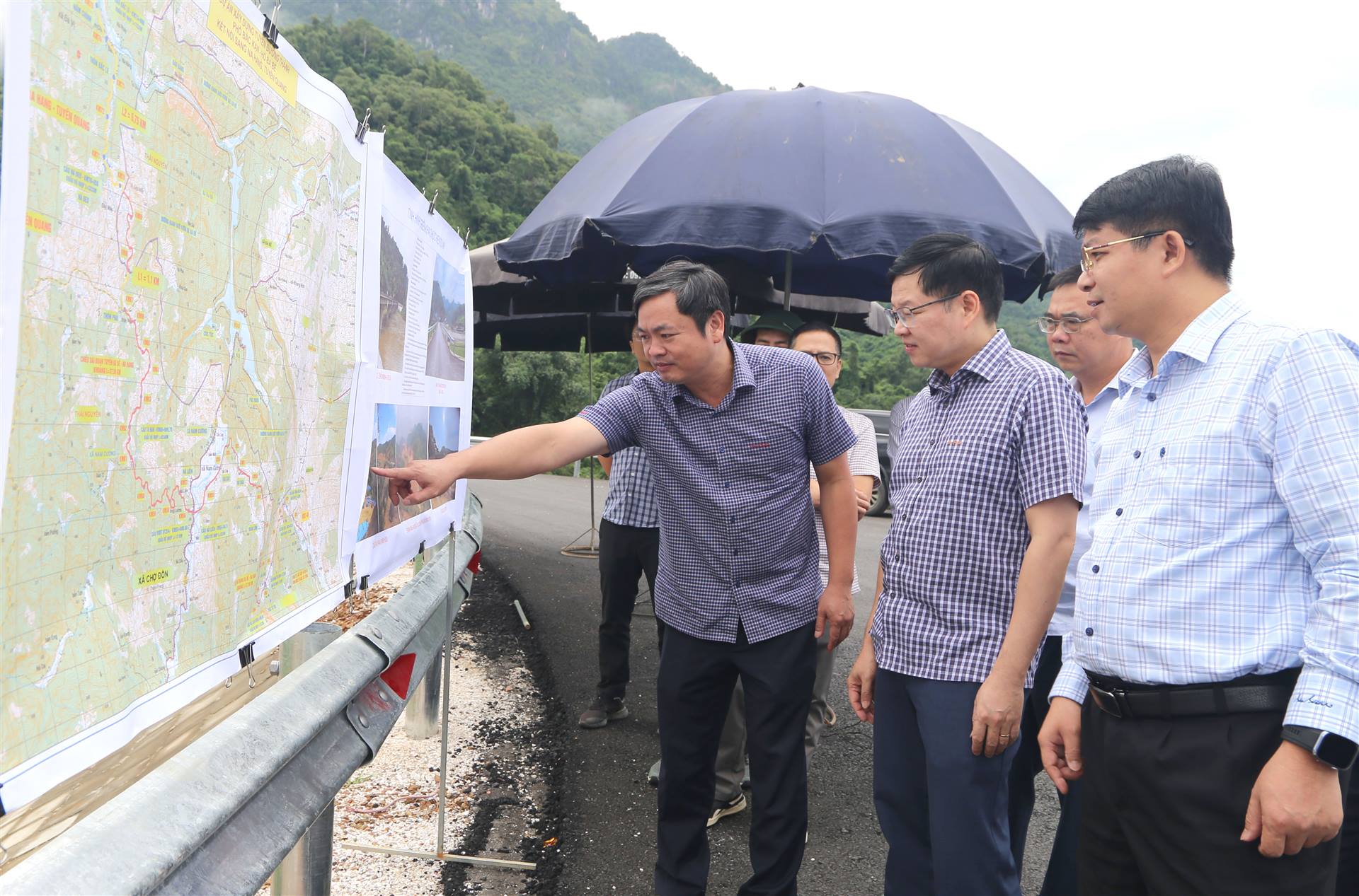 Con đường 37km trị giá 3.700 tỷ đồng nối thẳng đến hồ nước ngọt tự nhiên lớn nhất Việt Nam, lọt top thế giới - Ảnh 3.