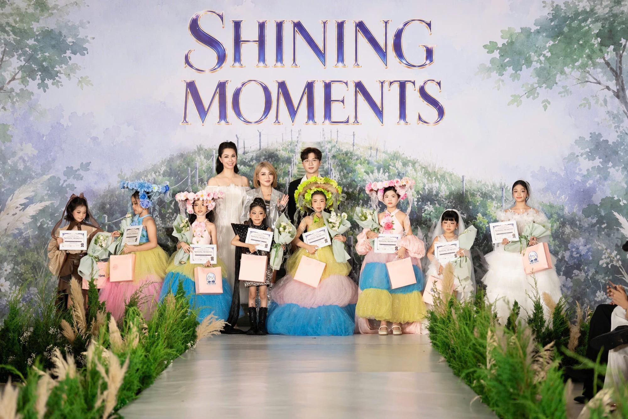 Hơn 200 mẫu nhí tỏa sáng tại Shining Moments 2026 - Ảnh 4. Hơn 200 mẫu nhí tỏa sáng tại Shining Moments 2026 - Ảnh 4.