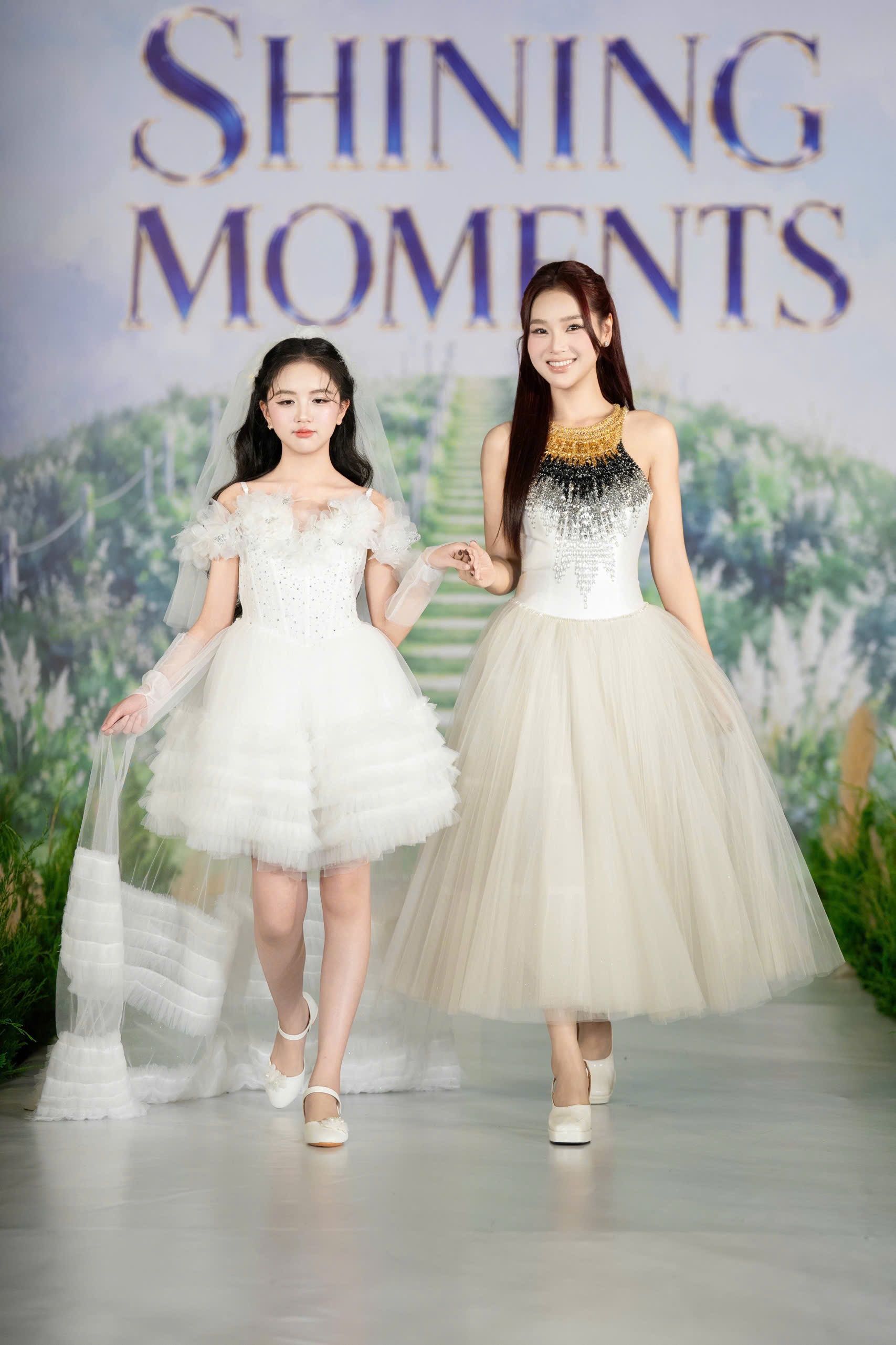 Hơn 200 mẫu nhí tỏa sáng tại Shining Moments 2026 - Ảnh 1. Hơn 200 mẫu nhí tỏa sáng tại Shining Moments 2026 - Ảnh 1.