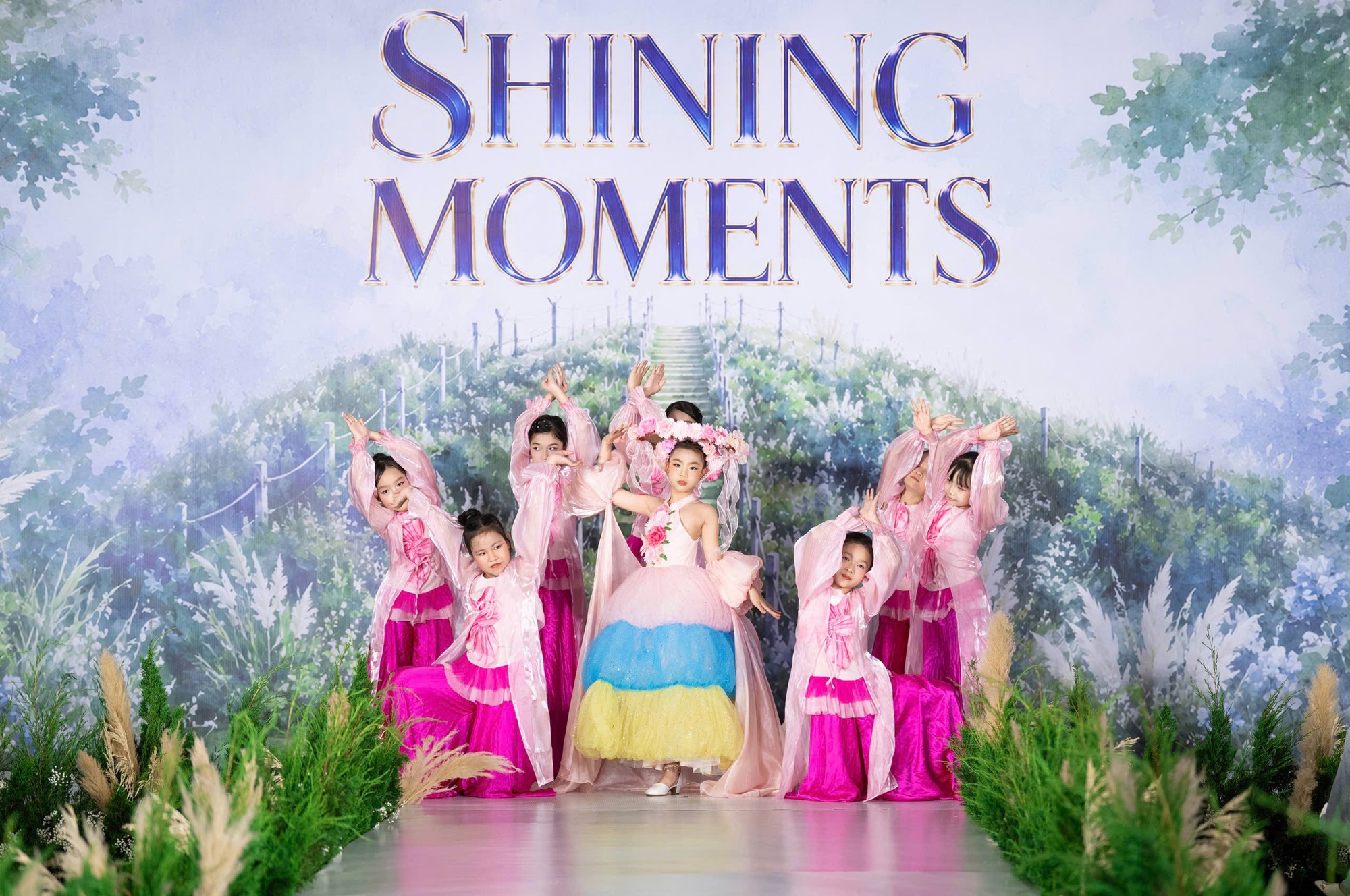 Hơn 200 mẫu nhí tỏa sáng tại Shining Moments 2026 - Ảnh 3. Hơn 200 mẫu nhí tỏa sáng tại Shining Moments 2026 - Ảnh 3.