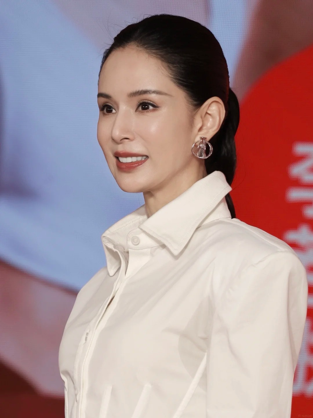 "Tiểu Long Nữ" Lý Nhược Đồng làm gì mà nhan sắc lại trở nên phi lý thế này?- Ảnh 7.