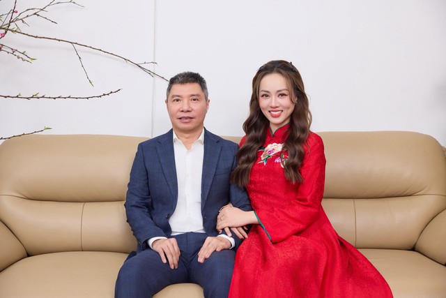 Cảm gi&aacute;c tội lỗi của vợ NSND C&ocirc;ng L&yacute; khi chăm chồng ở bệnh viện - Ảnh 1.