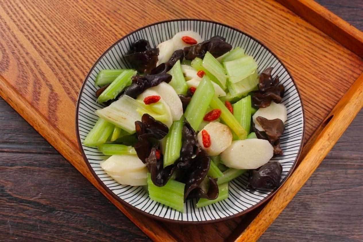 4 m&oacute;n loại rau củ m&agrave;u trắng gi&uacute;p trẻ bổ kh&iacute;, dưỡng phổi, tăng cường miễn dịch - Ảnh 3.
