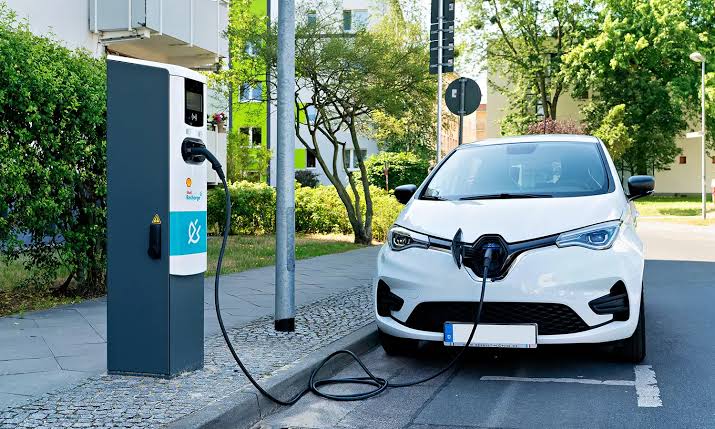 Gi&aacute; dầu cao, trợ cấp v&agrave; xe điện gi&aacute; rẻ gi&uacute;p doanh số EV tại ch&acirc;u &Acirc;u tăng tốc - Ảnh 1.