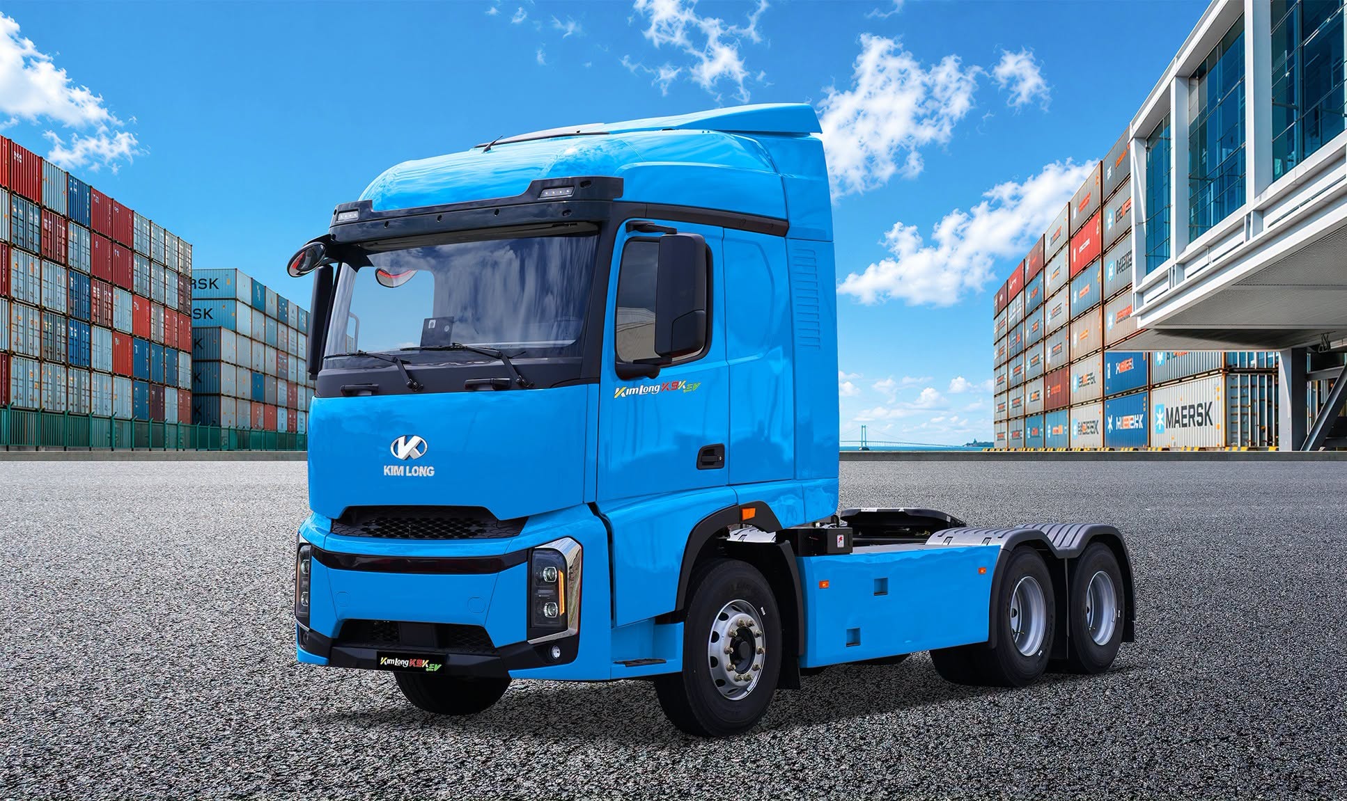 Hãng xây nhà máy ở Huế ra mắt xe điện hạng nặng, tặng trụ sạc giá hơn 1 tỷ đồng khi mua 5 xe - Ảnh 1.