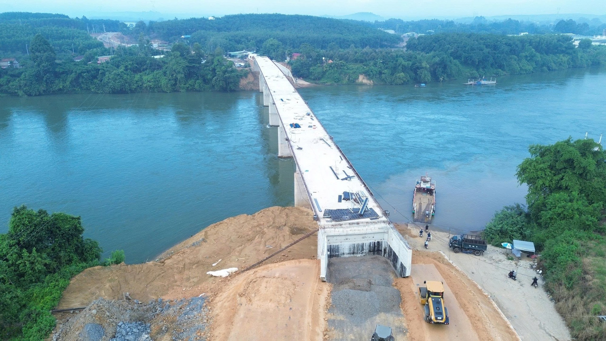 'Đại công trình' năng lượng của Việt Nam: Gần 1 triệu lượt nhân công, 500 chuyên gia và 600.000 tấn bê tông - Ảnh 3.