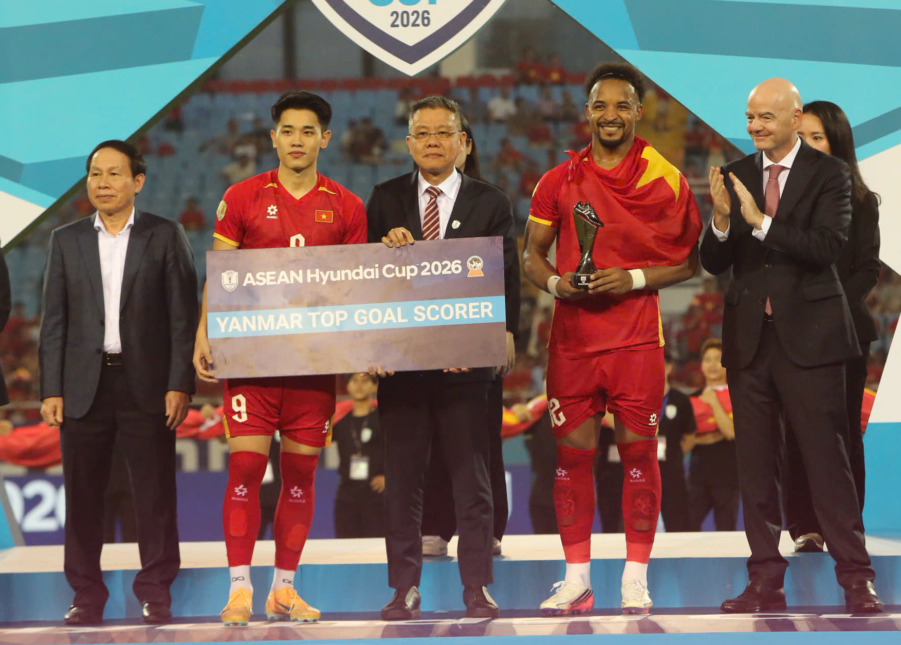 Lập cú đúp danh giá, Đình Bắc ghi tên mình vào lịch sử AFF Cup - Ảnh 1. Lập cú đúp danh giá, Đình Bắc ghi tên mình vào lịch sử AFF Cup - Ảnh 1.