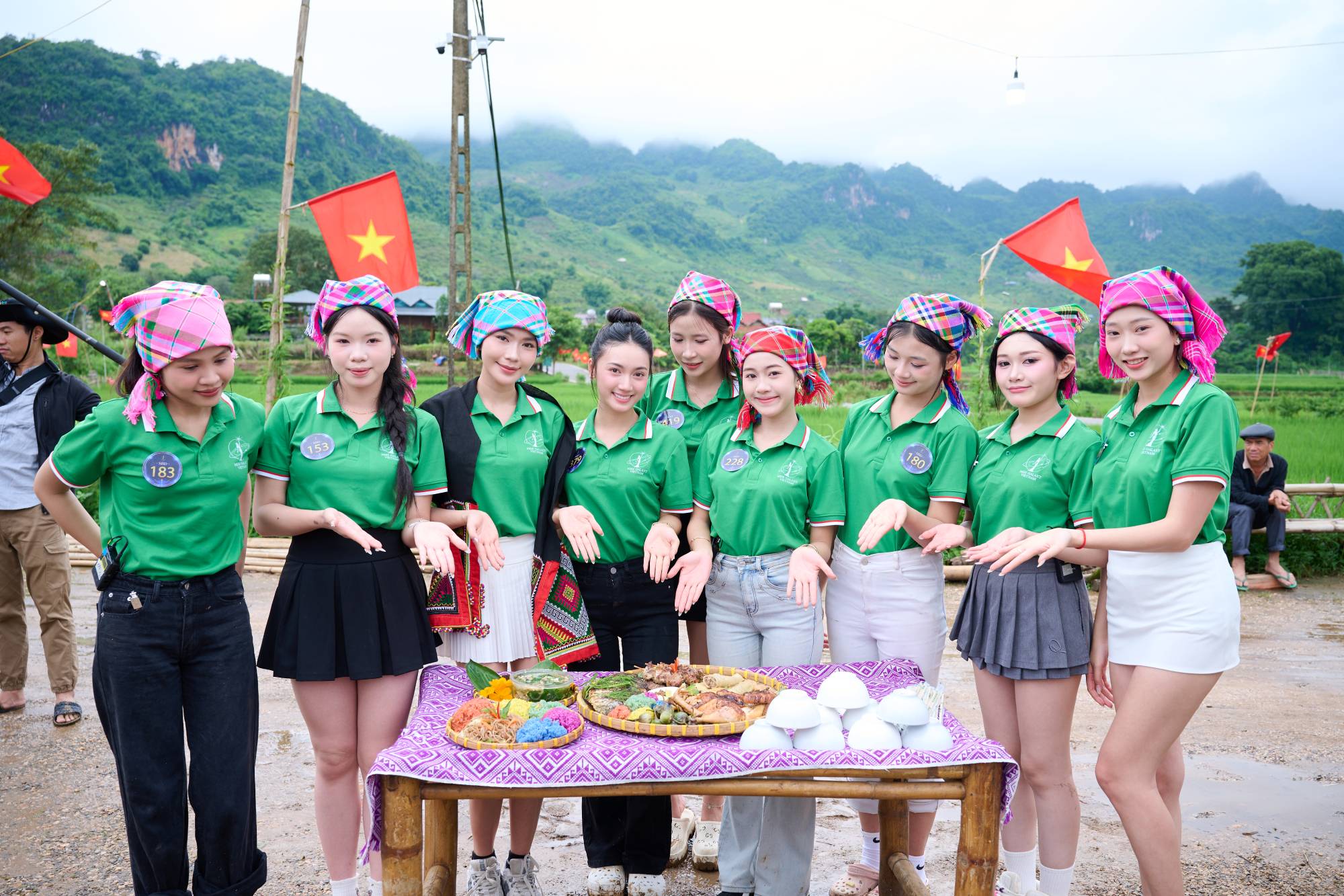 Miss Galaxy Vietnam 2026 trải nghiệm văn hóa độc đáo tại Mộc Châu - Ảnh 6. Miss Galaxy Vietnam 2026 trải nghiệm văn hóa độc đáo tại Mộc Châu - Ảnh 6.
