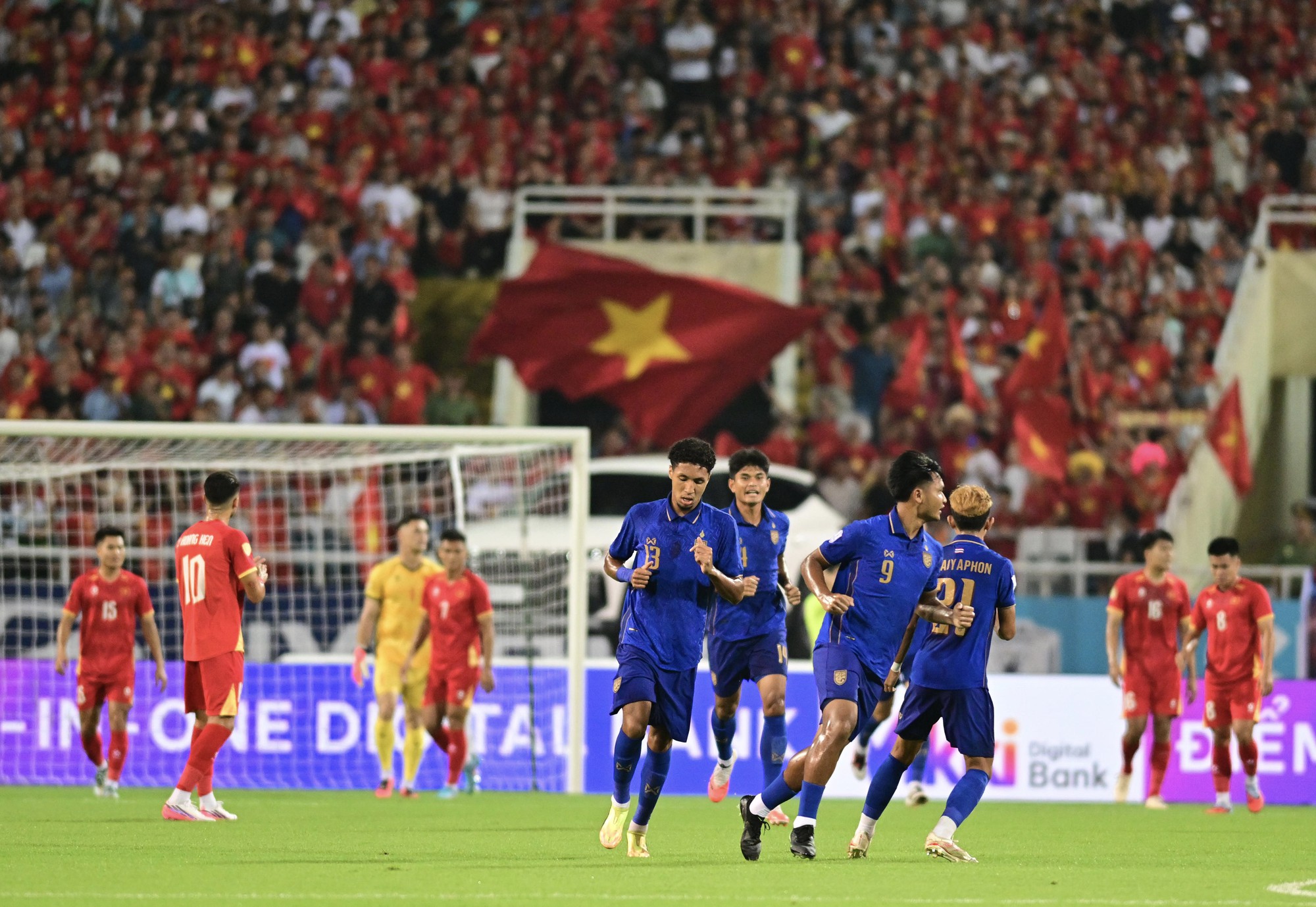Kịch bản đi&ecirc;n rồ chung kết ASEAN Cup 2026: Việt Nam h&ograve;a Th&aacute;i Lan 2 - 2 với 4 b&agrave;n thắng - Ảnh 1.
