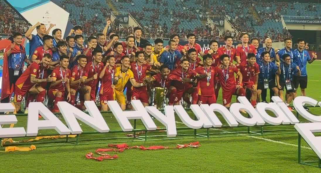 Xuân Mạnh tôn vinh HLV Kim Sang - sik trong chiến thắng AFF Cup 2026 đầy cảm xúc - Ảnh 11. Xuân Mạnh tôn vinh HLV Kim Sang - sik trong chiến thắng AFF Cup 2026 đầy cảm xúc - Ảnh 11.