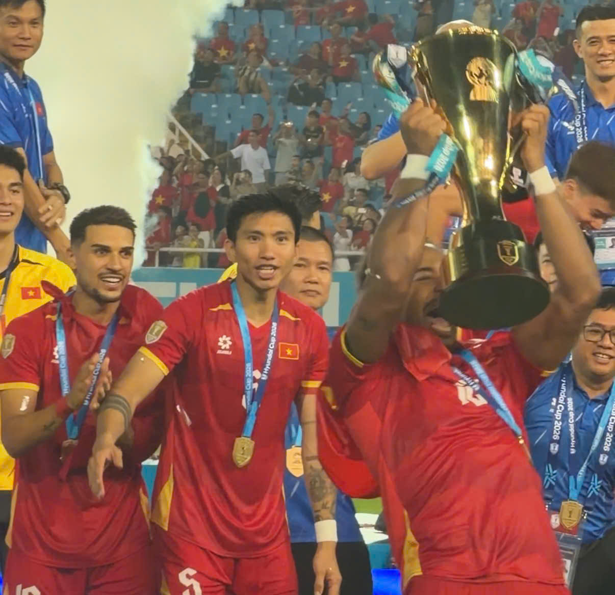 Xuân Mạnh tôn vinh HLV Kim Sang - sik trong chiến thắng AFF Cup 2026 đầy cảm xúc - Ảnh 5. Xuân Mạnh tôn vinh HLV Kim Sang - sik trong chiến thắng AFF Cup 2026 đầy cảm xúc - Ảnh 5.