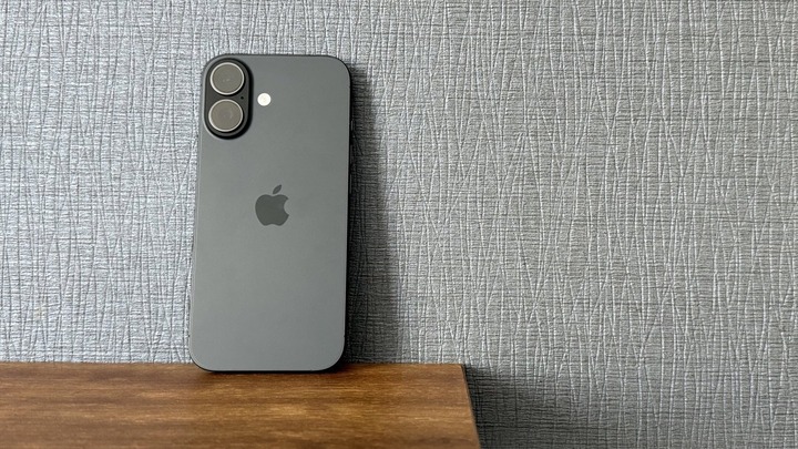 IPhone 17 tiếp tục dẫn đầu doanh số smartphone to&agrave;n cầu năm 2026 - Ảnh 1.