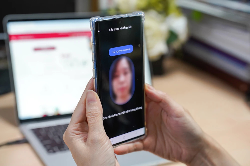 C&ocirc;ng an cảnh b&aacute;o lừa đảo sinh trắc học qua camera điện thọai năm 2026 - Ảnh 1.