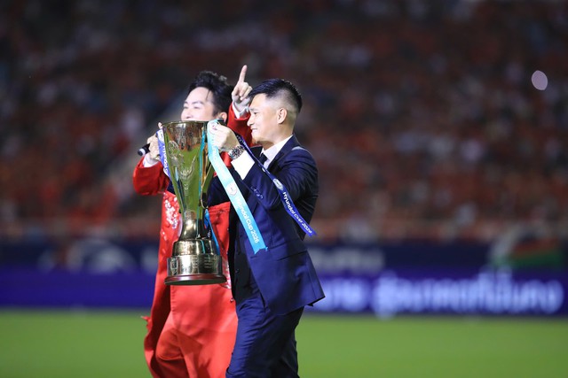 C&ocirc;ng Vinh g&acirc;y n&aacute;o loạn- Ảnh 3.