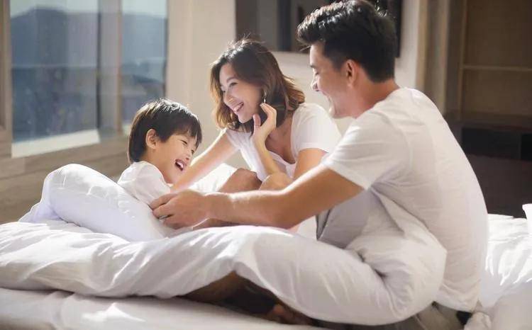 Con trai 17 tuổi đêm nào cũng phải ngủ cùng mẹ! Bác sĩ tâm lý nói thẳng: Người sai chưa bao giờ là đứa trẻ! - Ảnh 3. Con trai 17 tuổi đêm nào cũng phải ngủ cùng mẹ! Bác sĩ tâm lý nói thẳng: Người sai chưa bao giờ là đứa trẻ! - Ảnh 3.