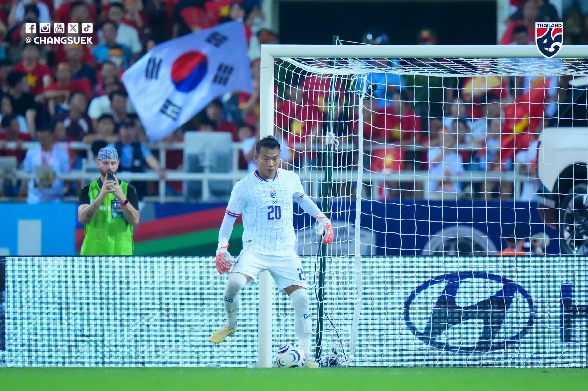 Thái Lan lập kỷ lục phản lưới nhà: Tuyển Việt Nam hưởng lợi lớn nhất! AFF Cup - Ảnh 1. Thái Lan lập kỷ lục phản lưới nhà: Tuyển Việt Nam hưởng lợi lớn nhất! AFF Cup - Ảnh 1.