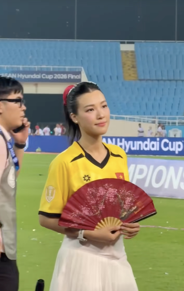 L&ecirc; Giang Patrik y&ecirc;u Ho&agrave;ng Oanh một c&aacute;ch cuồng nhiệt!  - Ảnh 3.