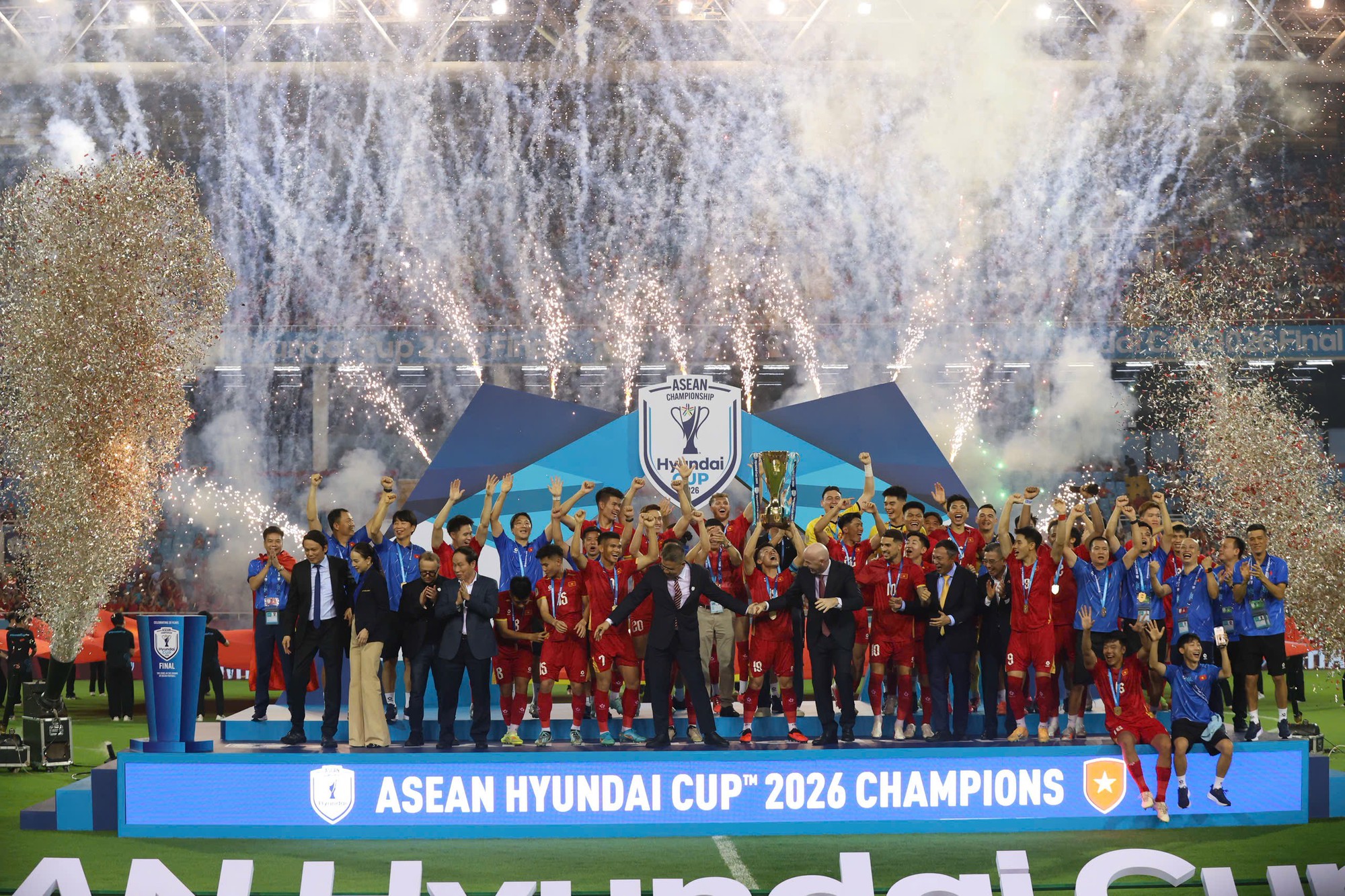 Tuyển thủ Việt Nam tự tin sau vô địch ASEAN Cup 2026: “ Thái Lan nhớ 3 đời luôn ! ” - Ảnh 2. Tuyển thủ Việt Nam tự tin sau vô địch ASEAN Cup 2026: “ Thái Lan nhớ 3 đời luôn ! ” - Ảnh 2.