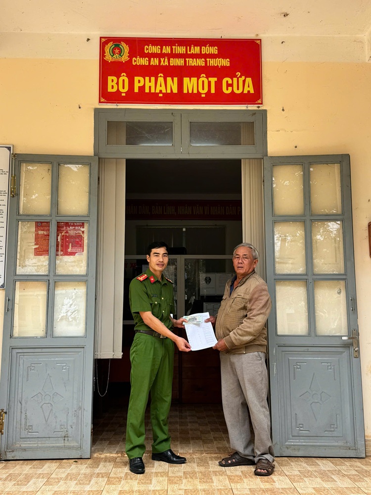 Chuyển khoản 7 triệu đồng đến một t&agrave;i khoản MB, &ocirc;ng L&ecirc; Quốc &Aacute;nh SN 1966 nhanh ch&oacute;ng tr&igrave;nh b&aacute;o C&ocirc;ng an - Ảnh 1.