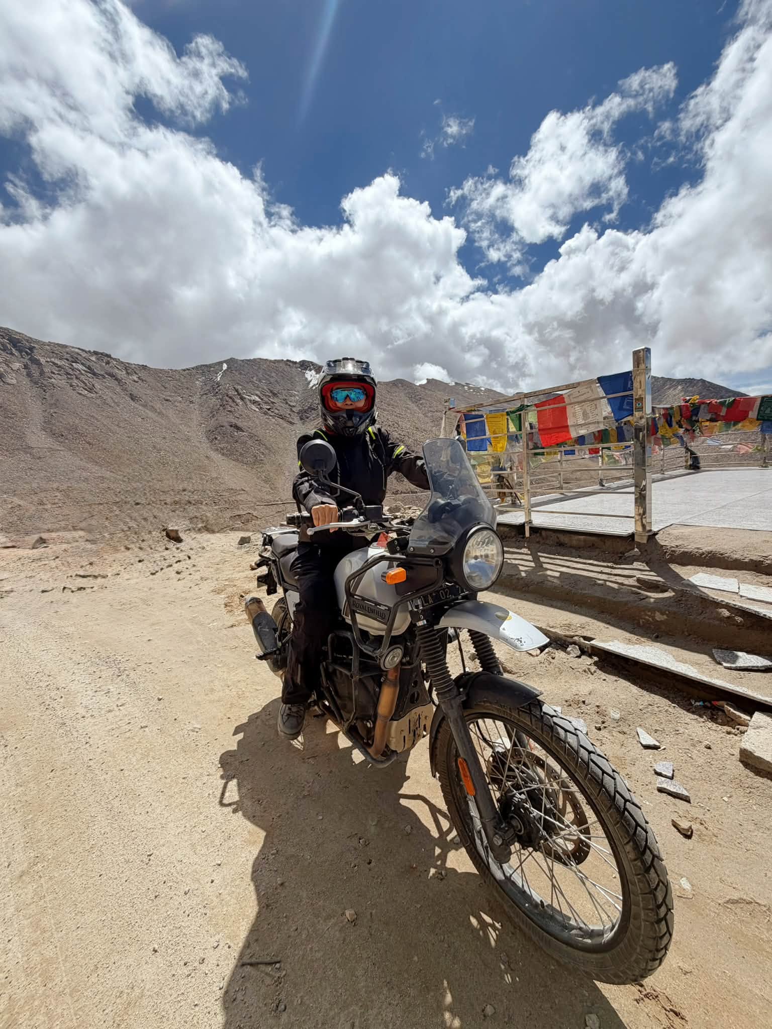 Jennifer Phạm tự l&aacute;i xe m&ocirc; t&ocirc; kh&aacute;m ph&aacute; Himalaya đầy cảm hứng v&agrave; can đảm - Ảnh 6.