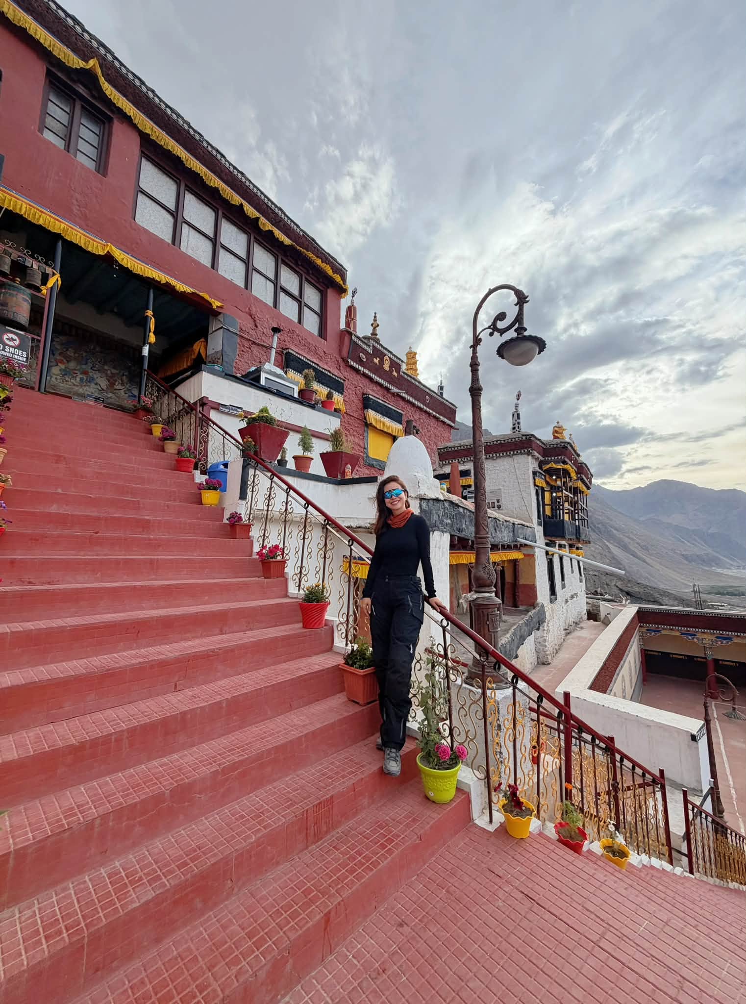 Jennifer Phạm tự l&aacute;i xe m&ocirc; t&ocirc; kh&aacute;m ph&aacute; Himalaya đầy cảm hứng v&agrave; can đảm - Ảnh 12.