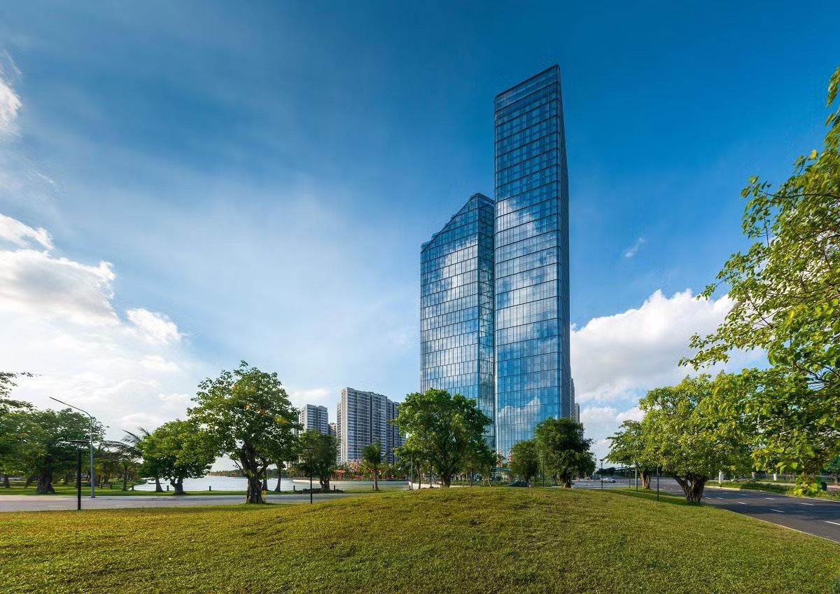 Tập đo&agrave;n của tỷ ph&uacute; Phạm Nhật Vượng c&oacute; 1 t&ograve;a th&aacute;p 45 tầng, cao gần 200m, ti&ecirc;u chuẩn tương đương &ldquo;đại bản doanh&rdquo; Apple, Intel, từng được trao giải thưởng tại Mỹ - Ảnh 1.
