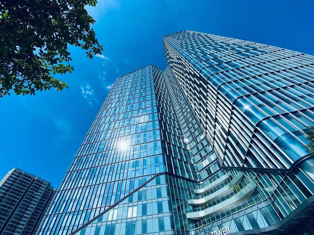 Tập đo&agrave;n của tỷ ph&uacute; Phạm Nhật Vượng c&oacute; 1 t&ograve;a th&aacute;p 45 tầng, cao gần 200m, ti&ecirc;u chuẩn tương đương &ldquo;đại bản doanh&rdquo; Apple, Intel, từng được trao giải thưởng tại Mỹ - Ảnh 4.
