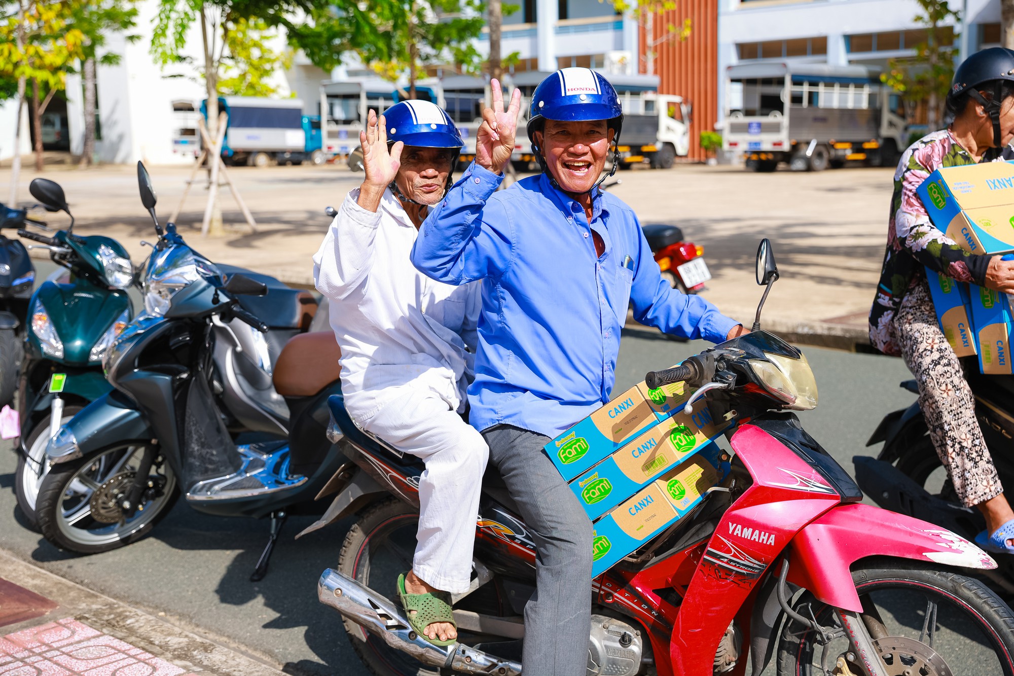 &rlm;&rlm;&ldquo;Hạt v&agrave;ng tự nhi&ecirc;n&rdquo; tiếp tục h&agrave;nh tr&igrave;nh trao dưỡng chất l&agrave;nh đến người d&acirc;n An Giang - Ảnh 1.