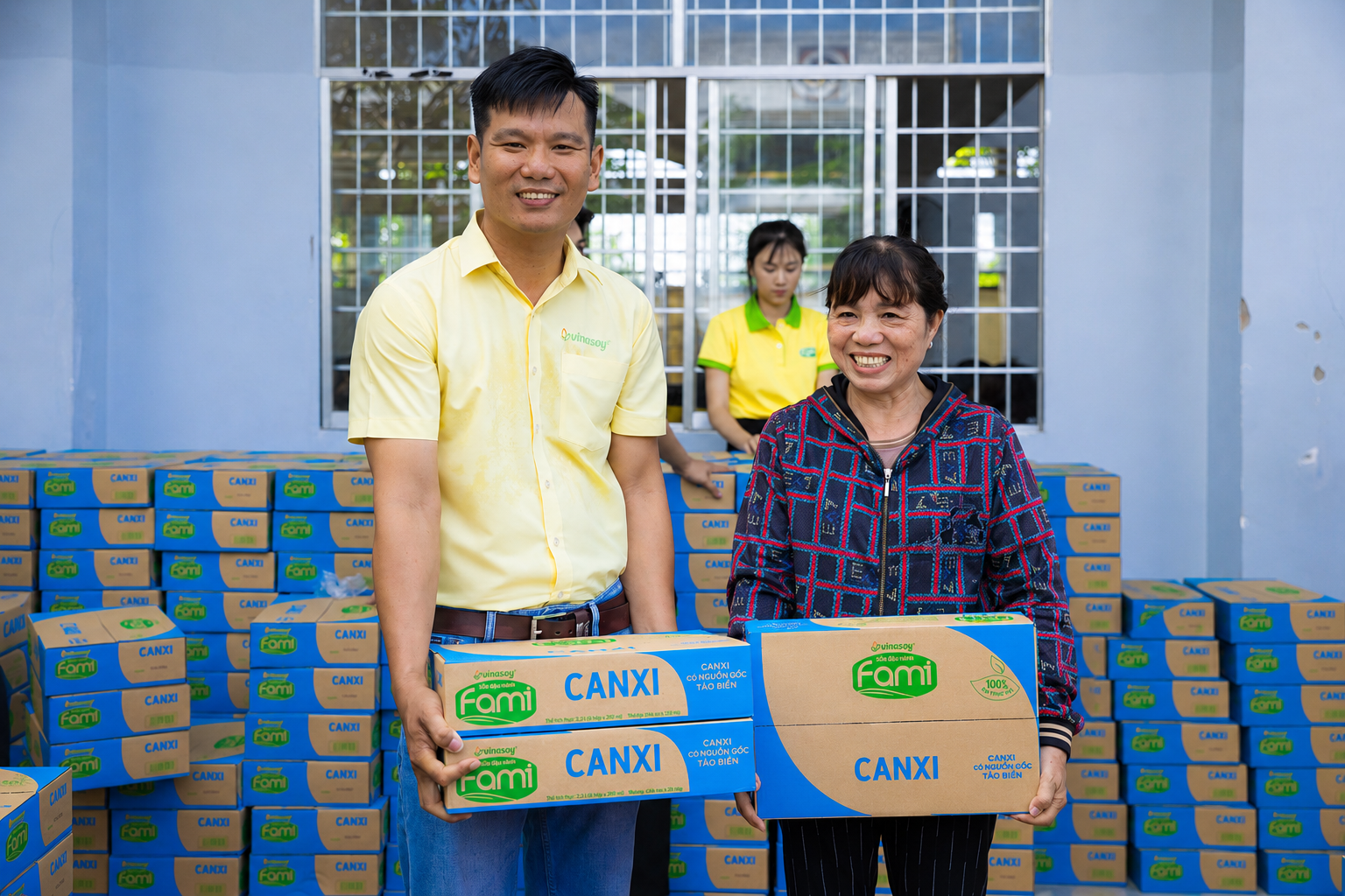 &rlm;&rlm;&ldquo;Hạt v&agrave;ng tự nhi&ecirc;n&rdquo; tiếp tục h&agrave;nh tr&igrave;nh trao dưỡng chất l&agrave;nh đến người d&acirc;n An Giang - Ảnh 2.