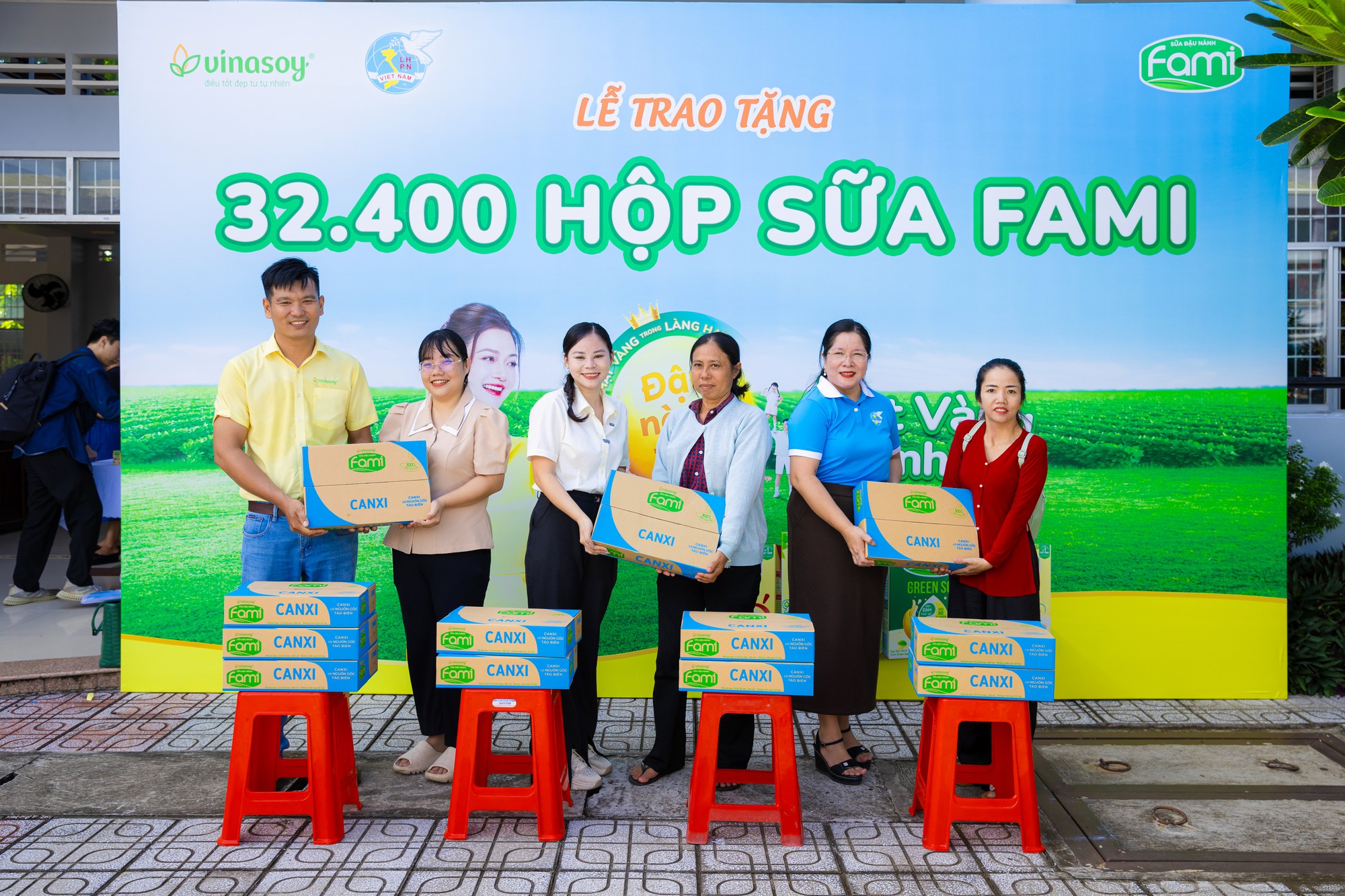 &rlm;&rlm;&ldquo;Hạt v&agrave;ng tự nhi&ecirc;n&rdquo; tiếp tục h&agrave;nh tr&igrave;nh trao dưỡng chất l&agrave;nh đến người d&acirc;n An Giang - Ảnh 3.