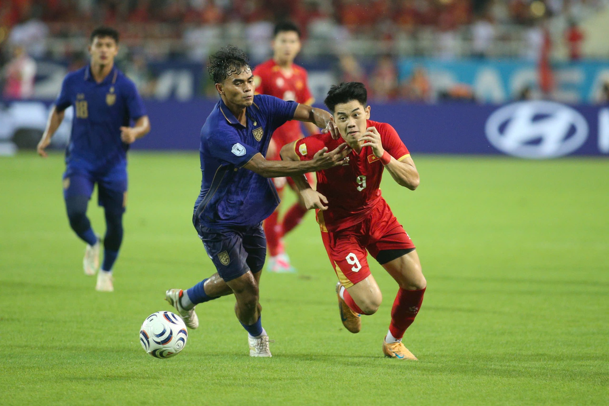 HLV Kim Sang-sik: "T&ocirc;i thay Đ&igrave;nh Bắc ra sớm ở trận gặp Singapore để đội kh&ocirc;ng tự m&atilde;n" - Ảnh 2.