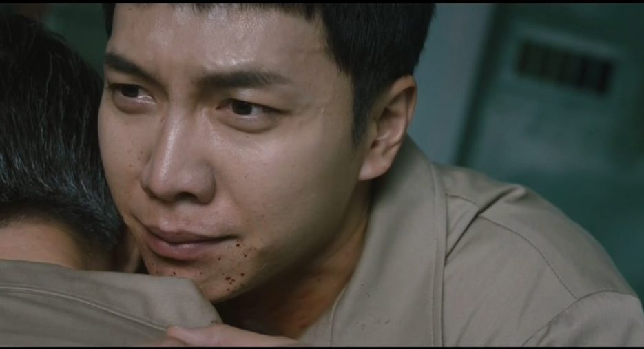 Lee Seung Gi v&agrave; sự tr&ugrave;ng khớp r&ugrave;ng m&igrave;nh giữa phim Mouse v&agrave; vụ &aacute;n Jeju 2026 - Ảnh 4.