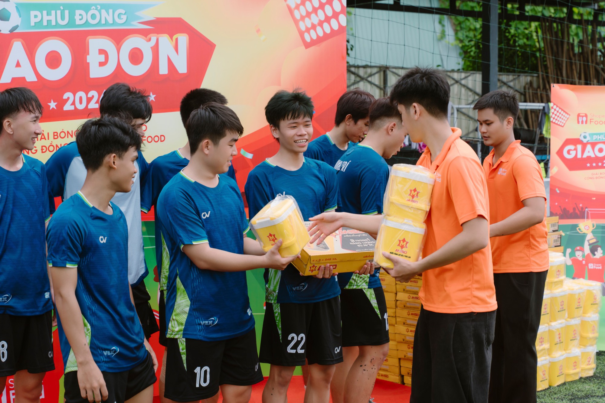 &rlm;Ph&ugrave; Đổng Giao Đơn 2026: S&acirc;n chơi thể thao thường ni&ecirc;n kết nối t&agrave;i xế ShopeeFood tr&ecirc;n to&agrave;n quốc&rlm; - Ảnh 3.