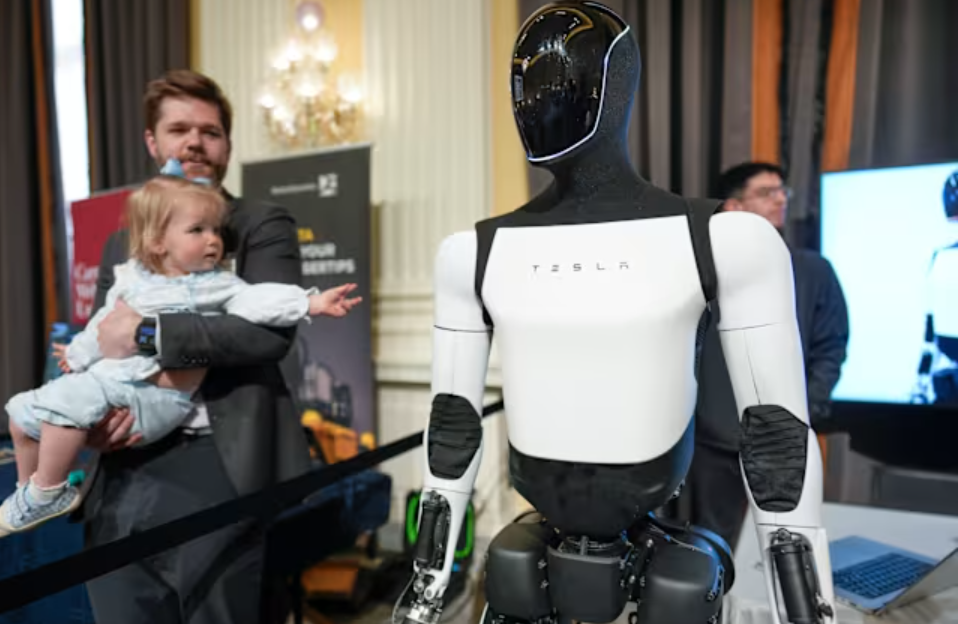 Bill Gates cảnh báo về AI và nguy cơ sa thải Hàng loạt trong năm 2026 - Ảnh 3. Bill Gates cảnh báo về AI và nguy cơ sa thải Hàng loạt trong năm 2026 - Ảnh 3.