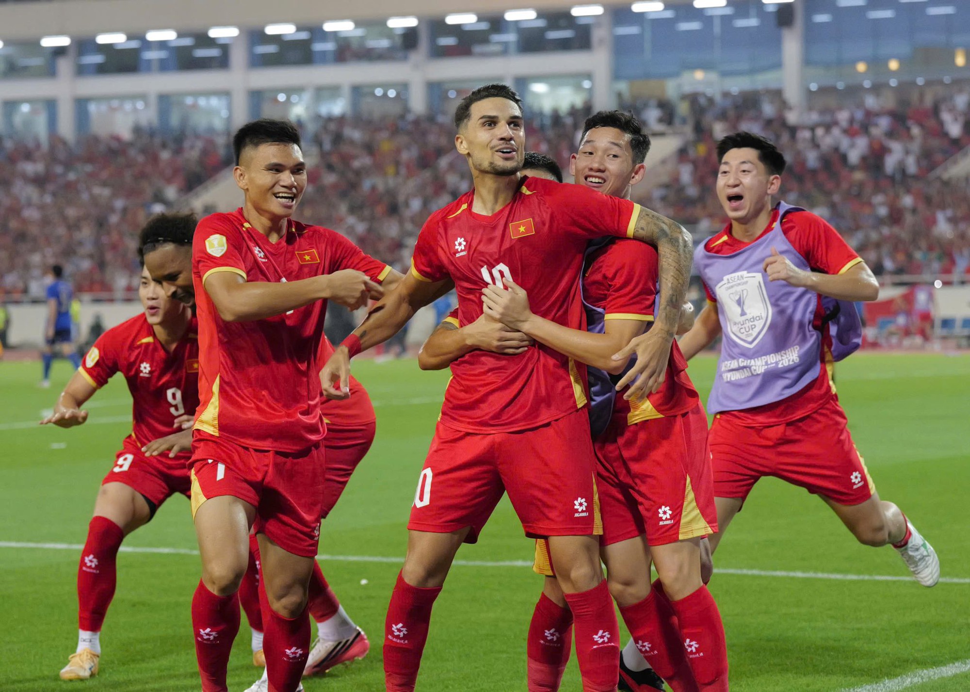 AFF Cup c&aacute;n mốc triệu đ&ocirc; quỹ thưởng, đội tuyển Việt Nam nhận số tiền cao nhất lịch sử - Ảnh 1.