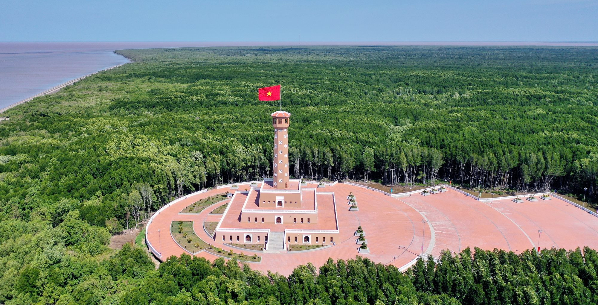 &ldquo;&Ocirc;ng lớn&rdquo; Xu&acirc;n Thiện, T&T, PAGroup cam kết r&oacute;t 439.000 tỷ đồng v&agrave;o tỉnh duy nhất Việt Nam c&oacute; 3 mặt gi&aacute;p biển - Ảnh 1.