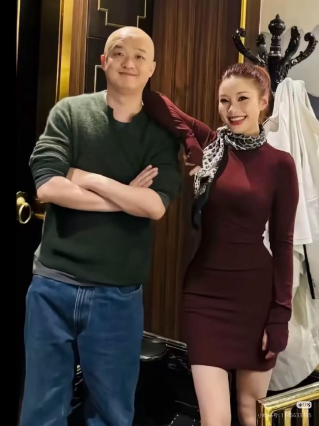 Lộ diện chân dung "tiểu tam" khiến nam diễn viên B. phản bội vợ mỹ nhân trong lúc mang thai lần 2 - Ảnh 1. Lộ diện chân dung "tiểu tam" khiến nam diễn viên B. phản bội vợ mỹ nhân trong lúc mang thai lần 2 - Ảnh 1.