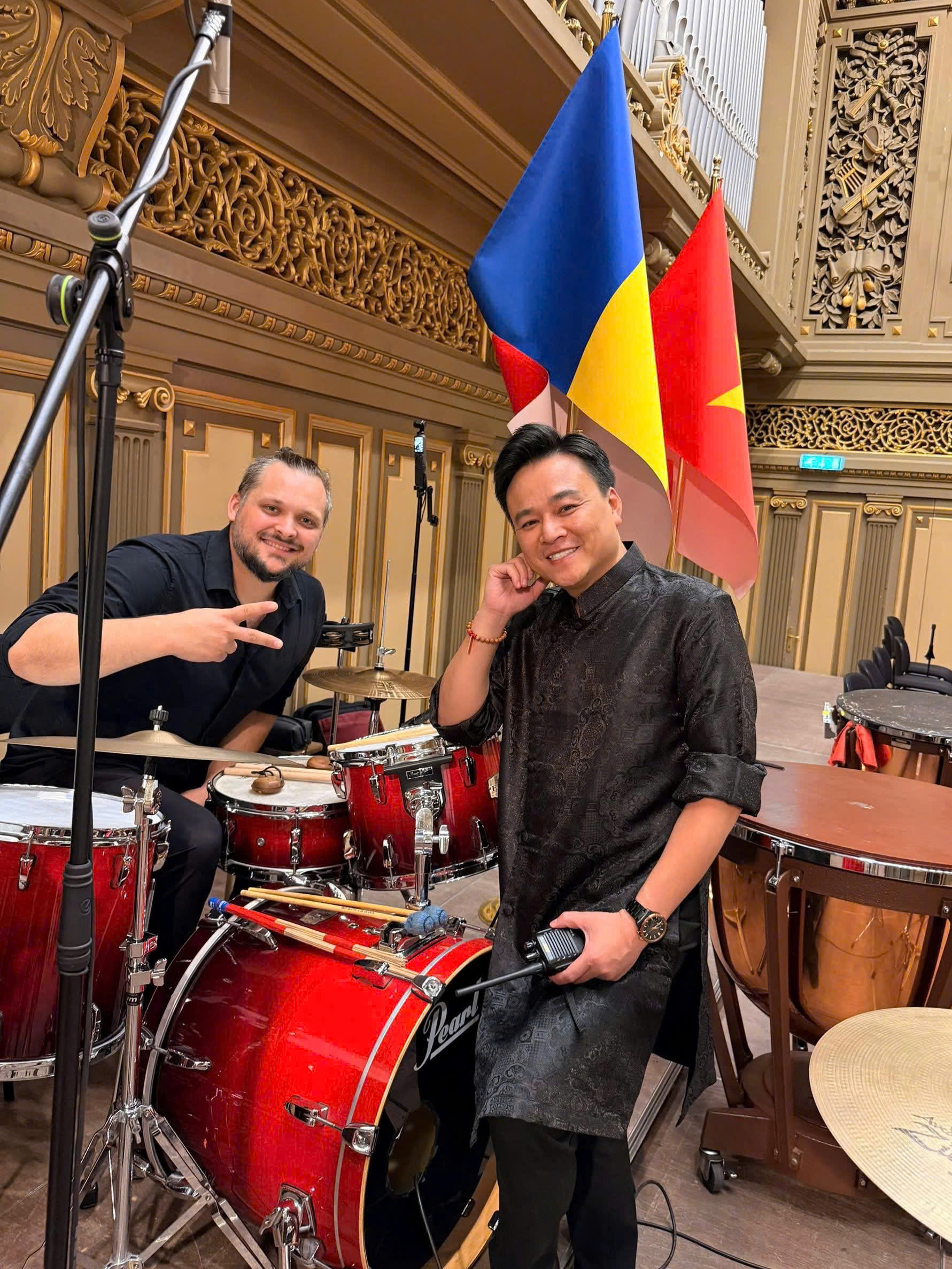 Diva Thanh Lam v&agrave; d&agrave;n nghệ sĩ thăng hoa tại H&ograve;a nhạc Hữu nghị Việt Nam - Romania ở Bucharest - Ảnh 6.