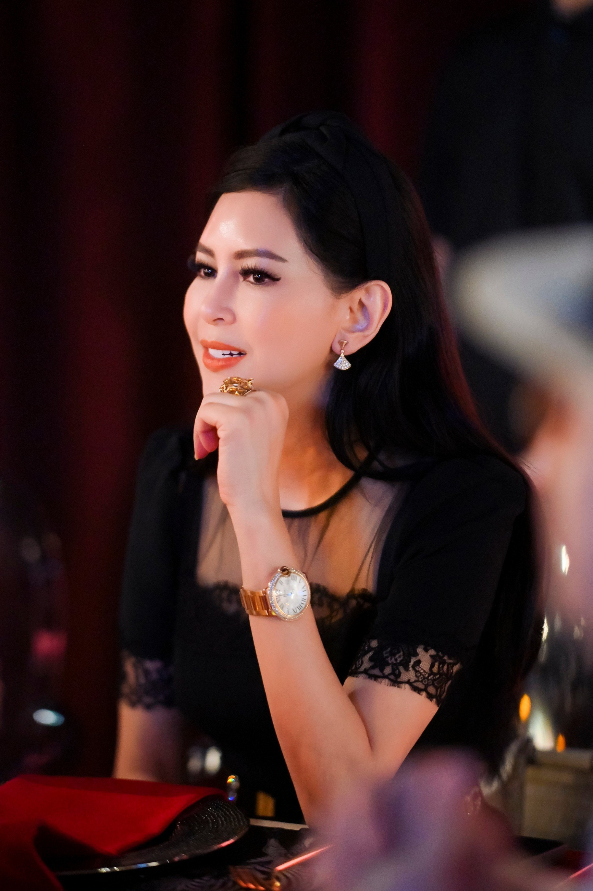 L&ecirc; Hồng Thủy Ti&ecirc;n: Nhan sắc kh&ocirc;ng tuổi v&agrave; cuộc đời đầy ấn tượng của phu nh&acirc;n tỷ ph&uacute; - Ảnh 12.