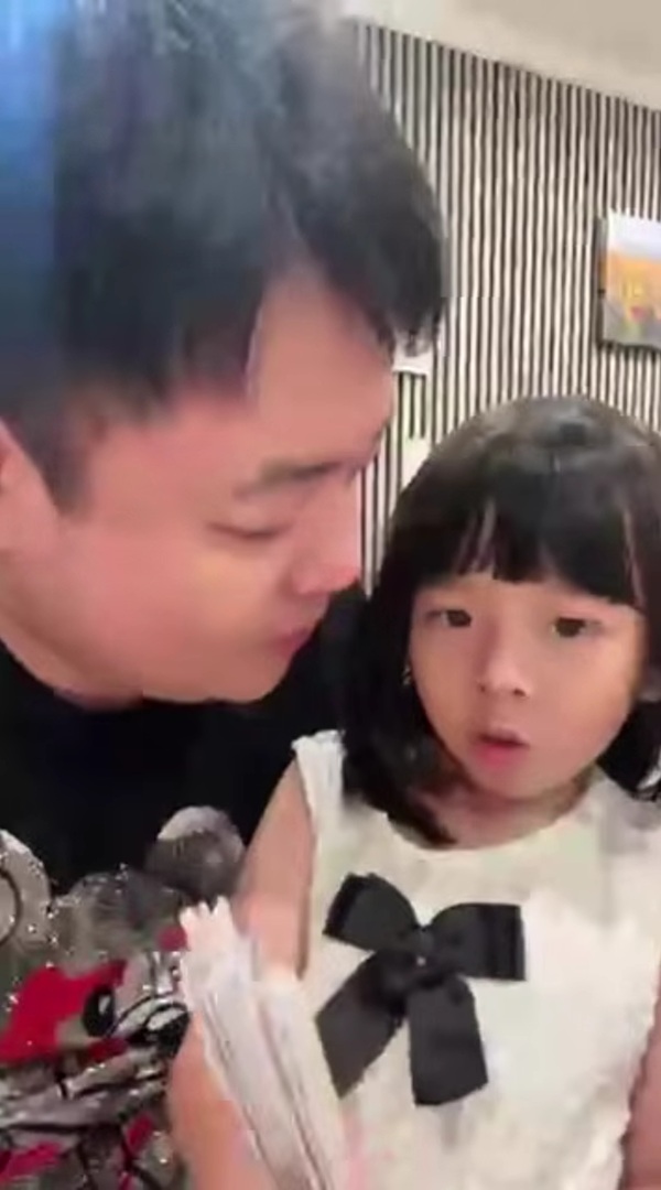 Quang Lê: " - Ảnh 1. Quang Lê: " - Ảnh 1.