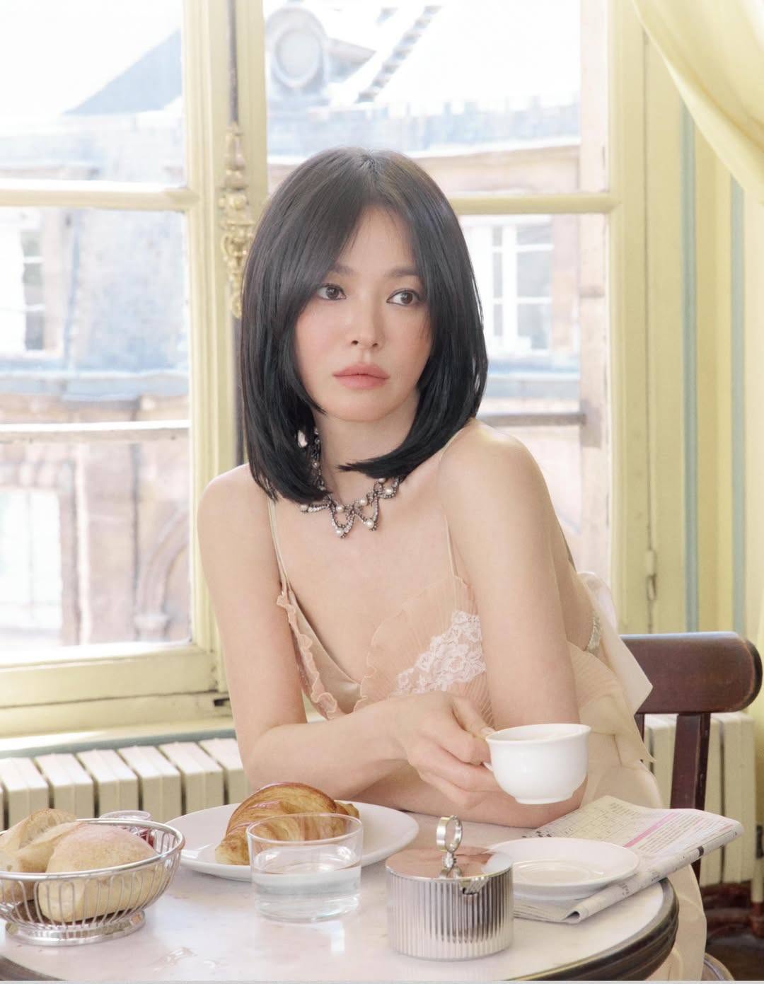 Mỹ nh&acirc;n l&agrave; bạch nguyệt quang của Sơn T&ugrave;ng M-TP v&agrave; H&agrave; Anh Tuấn: Từ đẹp kh&ocirc;ng đủ diễn tả, khen bao nhi&ecirc;u cũng thiếu- Ảnh 1.