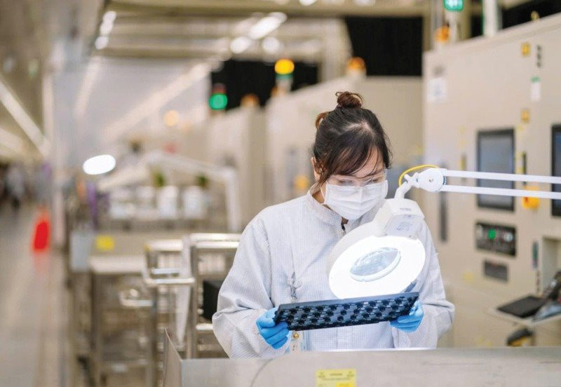 Việt Nam vươn l&ecirc;n h&agrave;ng đầu Đ&ocirc;ng Nam &Aacute; trong ng&agrave;nh c&ocirc;ng nghiệp chip năm 2026 - Ảnh 1.