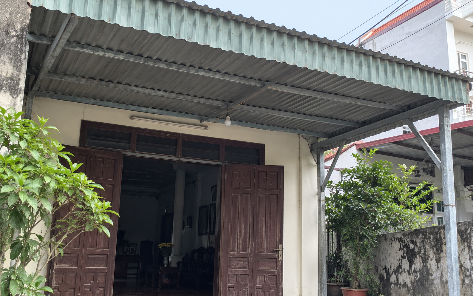 V&igrave; sao ng&agrave;y c&agrave;ng nhiều gia đ&igrave;nh kh&ocirc;ng c&ograve;n l&agrave;m m&aacute;i hi&ecirc;n t&ocirc;n? 2 thiết kế m&aacute;i đang dần trở th&agrave;nh xu hướng mới - Ảnh 1.