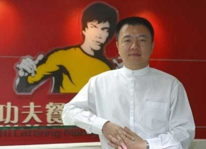 Đấu đ&aacute; với nh&agrave; vợ, tỷ ph&uacute; th&agrave;nh t&ugrave; nh&acirc;n, 'đế chế' đồ ăn nhanh suy t&agrave;n - Ảnh 2.