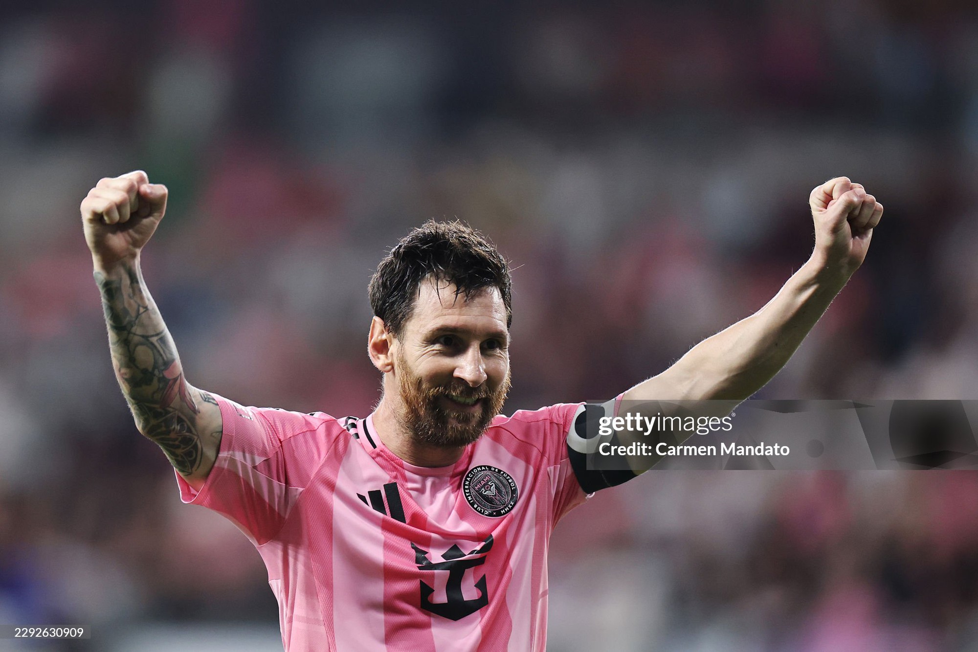 Messi bùng nổ với 4 bàn thắng , đuổi sát Ronaldo trong cuộc đua 1 . 000 Bàn thắng - Ảnh 1. Messi bùng nổ với 4 bàn thắng , đuổi sát Ronaldo trong cuộc đua 1 . 000 Bàn thắng - Ảnh 1.