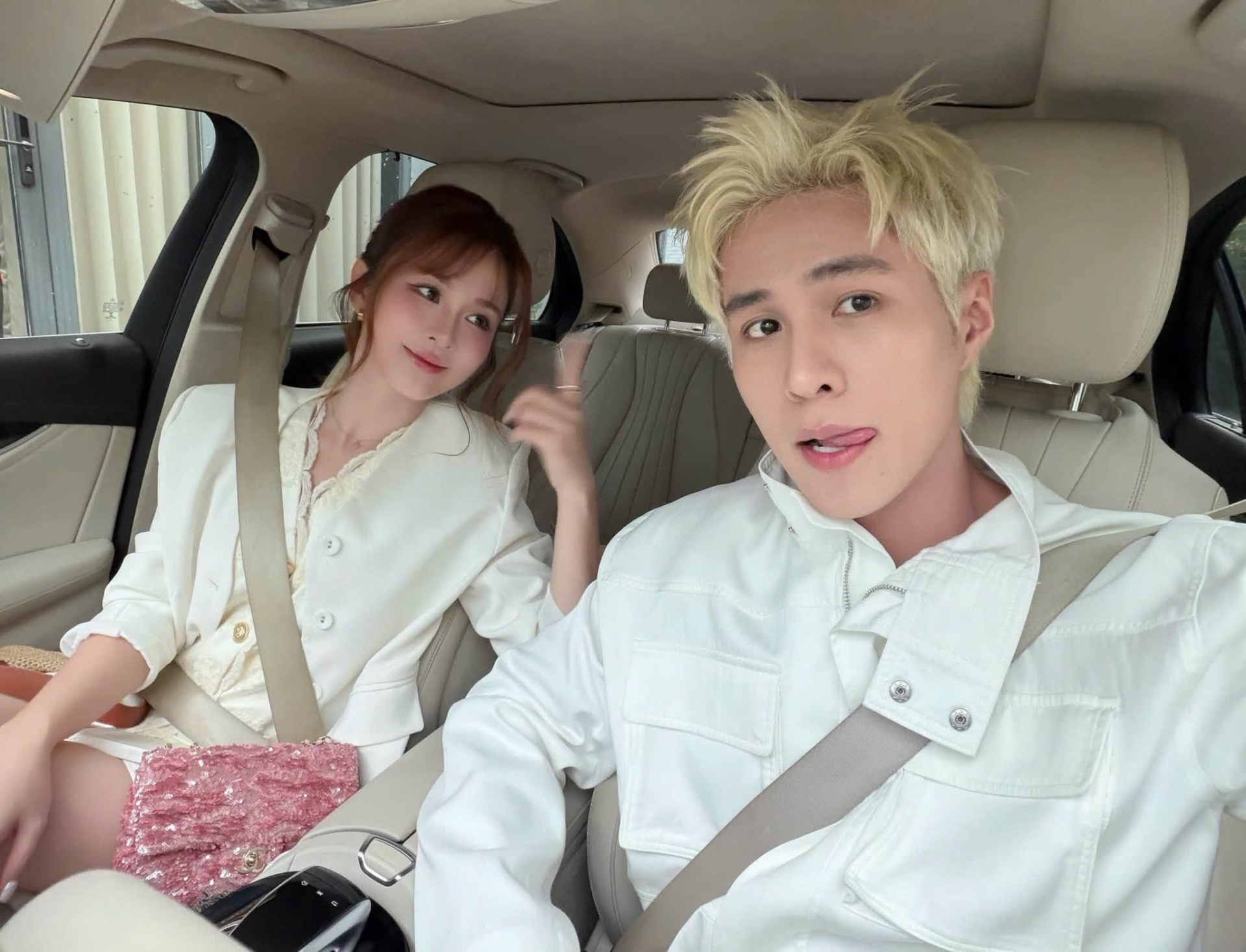 Cặp Anh trai - diễn vi&ecirc;n hơn 7 tuổi xưng h&ocirc; vợ chồng, lộ bằng chứng đang sống chung - Ảnh 2.